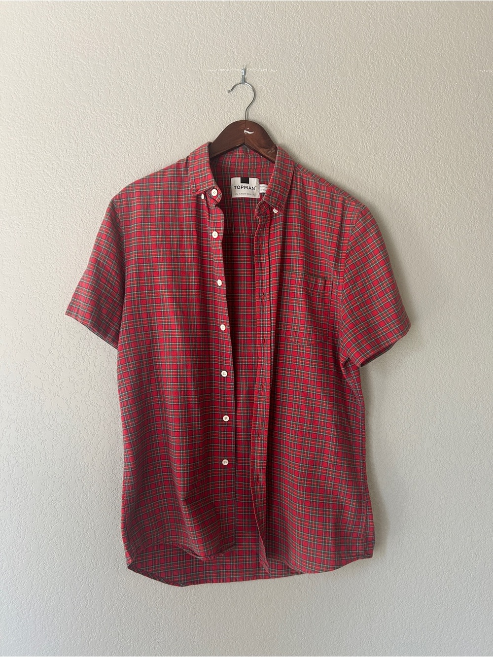 Topman Large Red and Green Plaid Short-Sleeve Button-Down Shirt